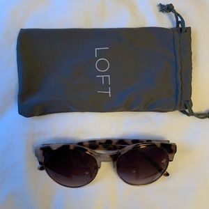 Loft Sunglasses with Drawstring Bag